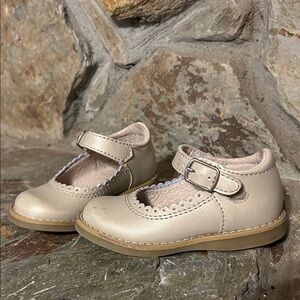 FootMates Cream Mary Jane Dress Shoes